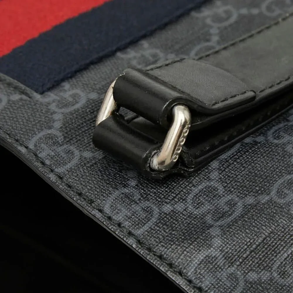 Gucci delivery duty